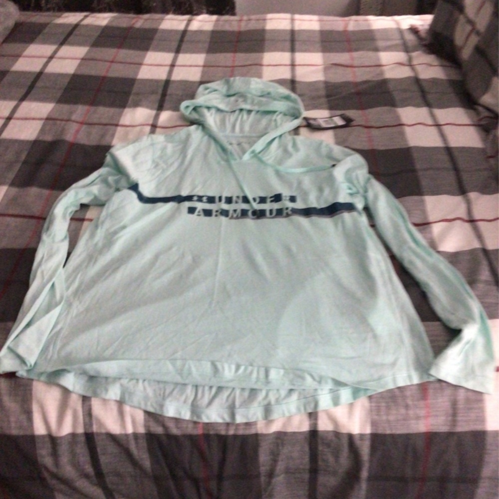 Womens under armour shirt